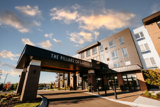 The Pillars of Lakeville Exterior Image