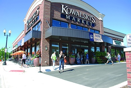 The Excelsior Kowalski’s Market had an amazing turnout at their grand opening on July 29. (Sun Sailor photos by Paige Kieffer)